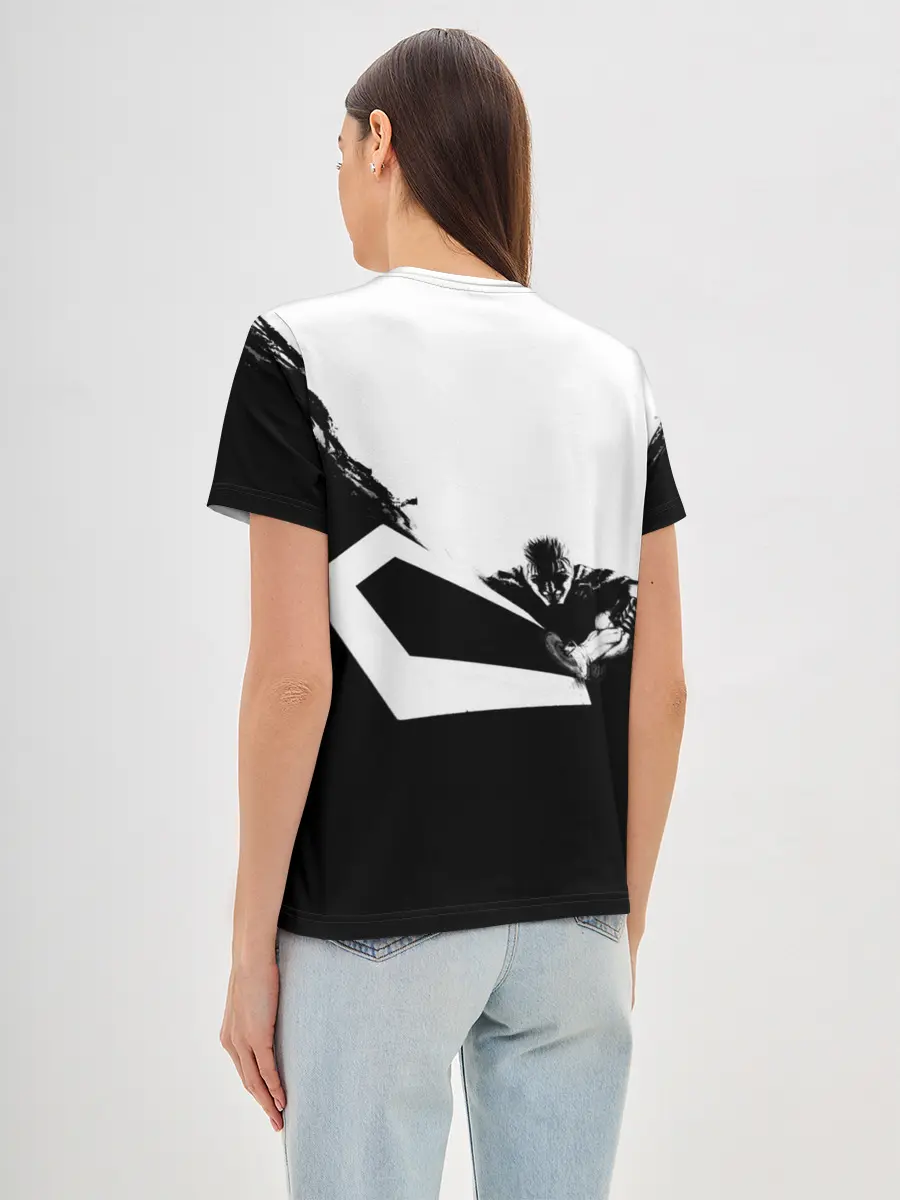 Женская базовая футболка / Гатс разрубает тьму! БЕРСЕРК