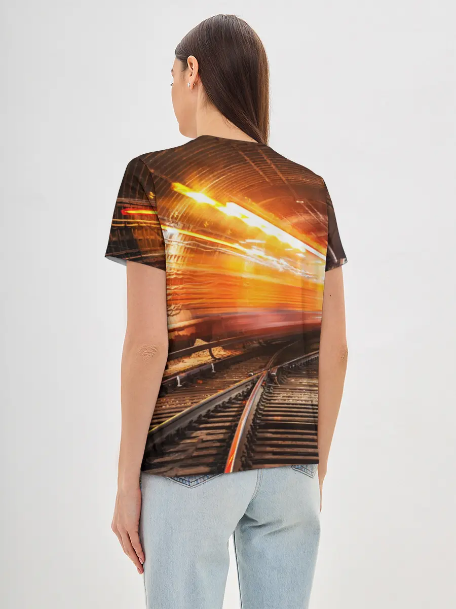 Женская базовая футболка / metro exodus