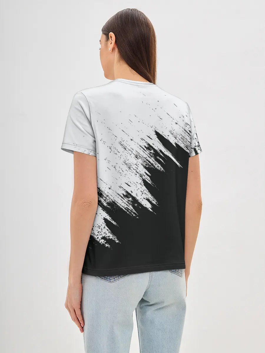 Женская базовая футболка / Краска и ничего лишнего!