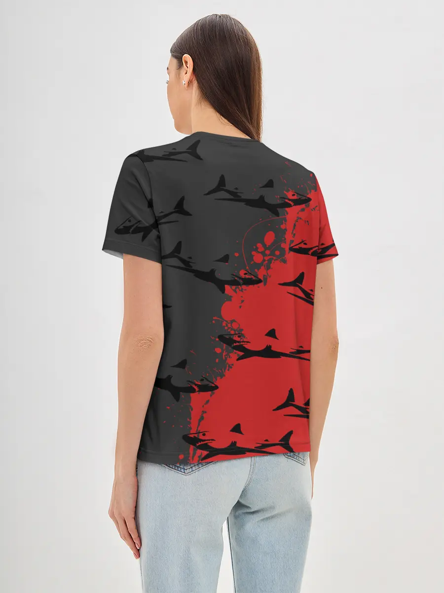 Женская базовая футболка / Акулы