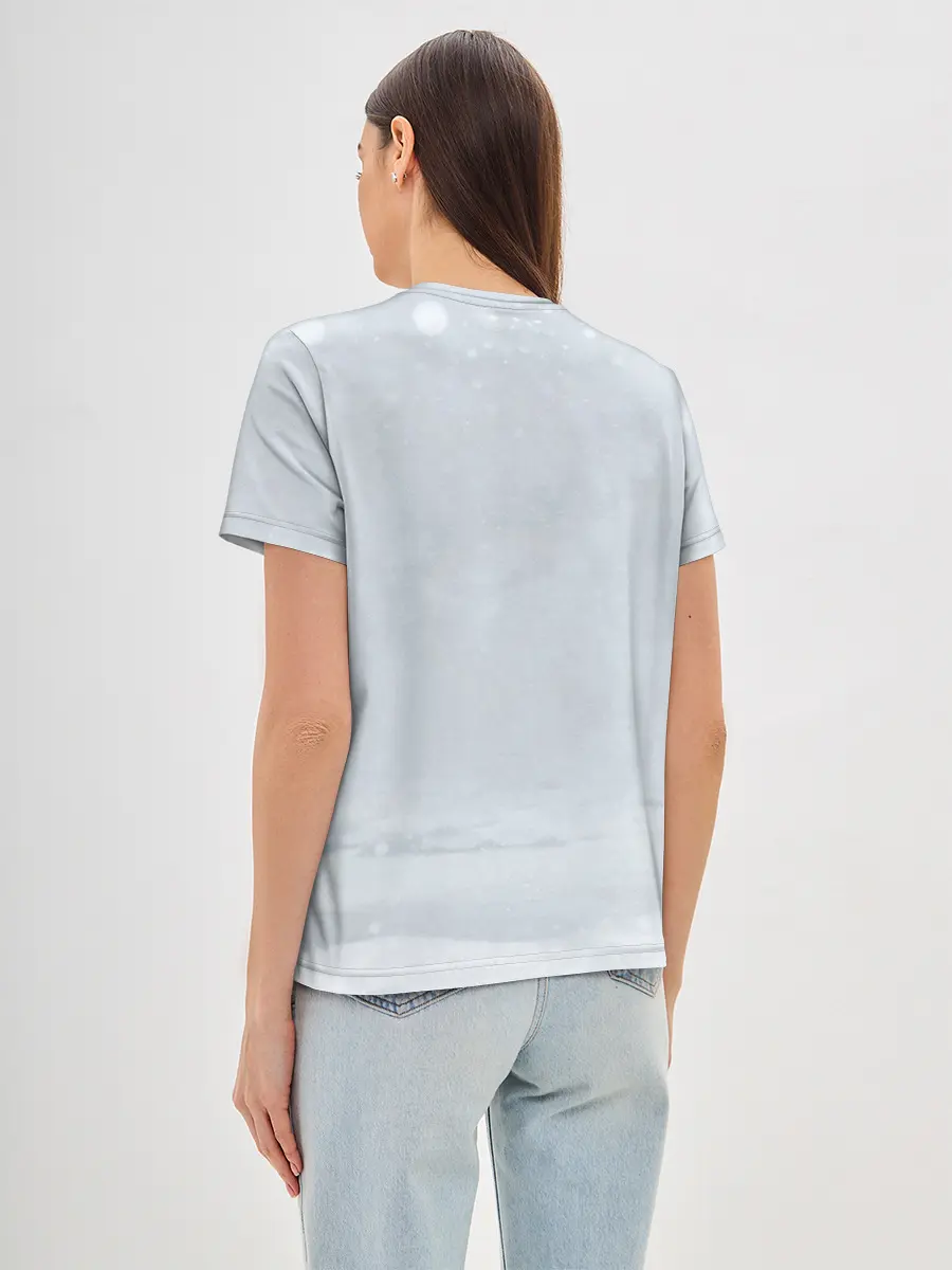 Женская базовая футболка / Зимняя лисичка