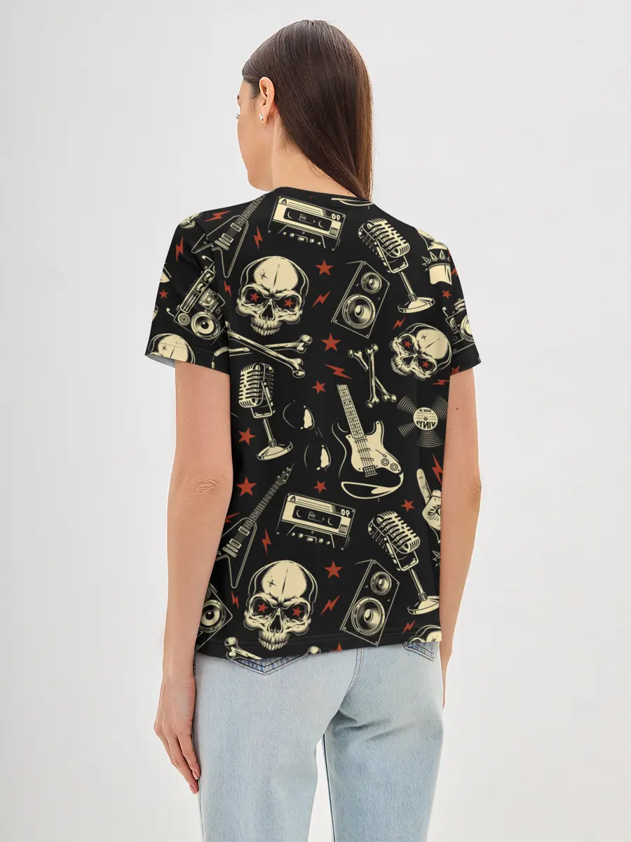 Женская базовая футболка / Гранж с черепами