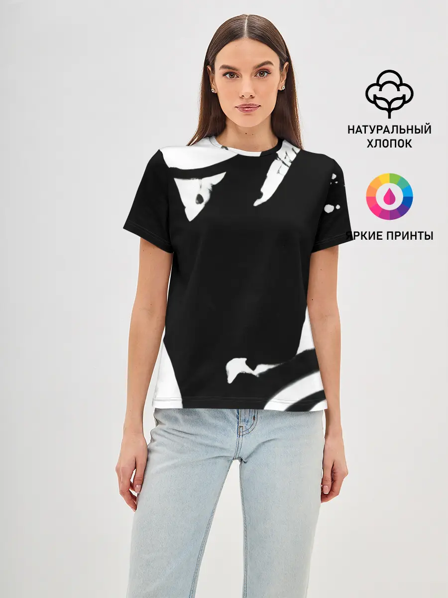 Женская базовая футболка / Надпись на спине, каллиграфия