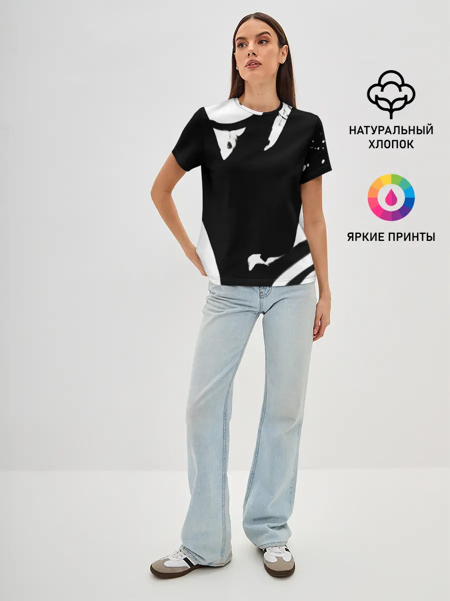 Женская базовая футболка / Надпись на спине, каллиграфия