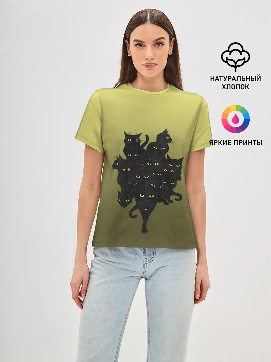 Женская базовая футболка / много черных котов