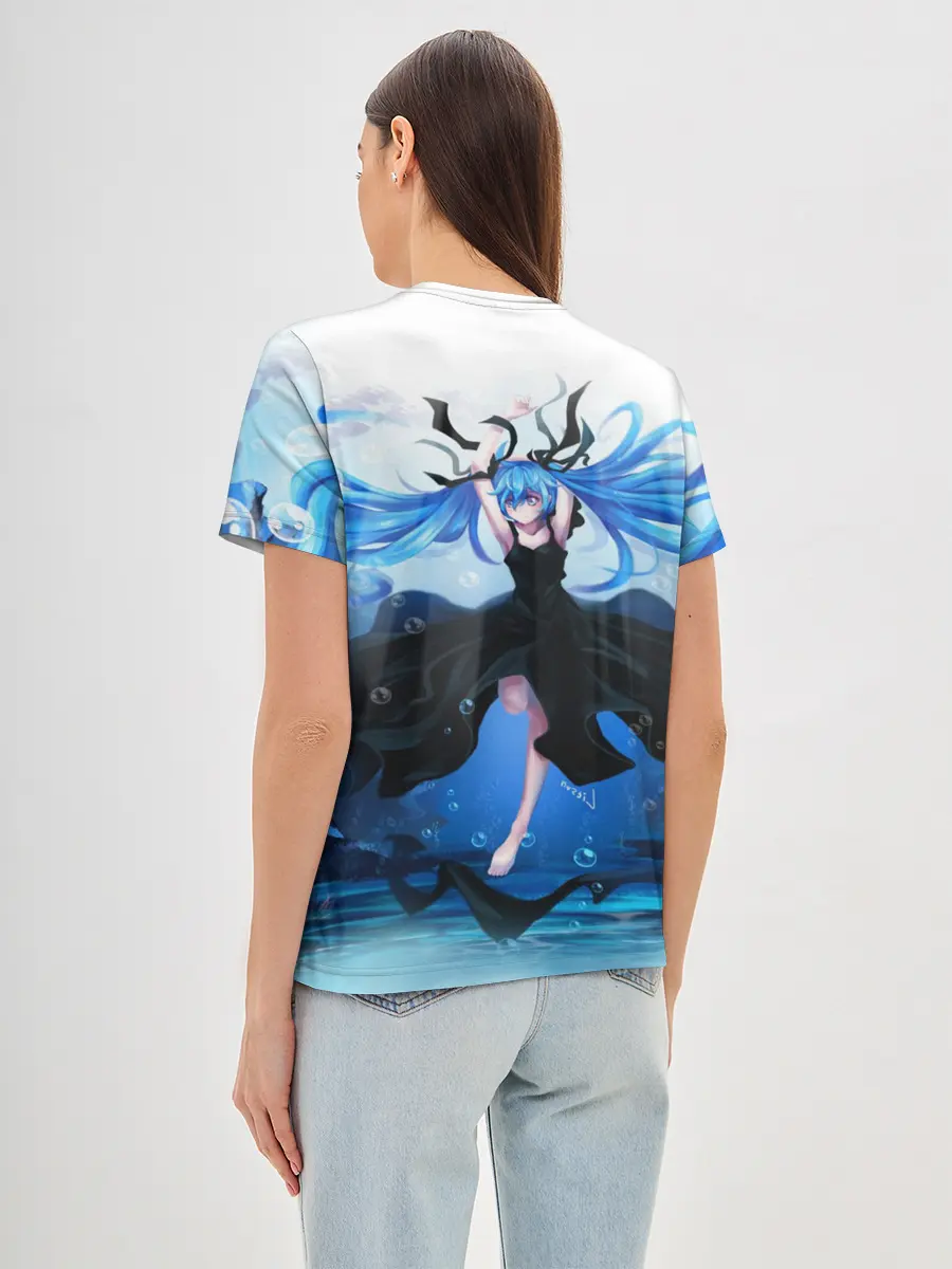 Женская базовая футболка / Хацунэ Мику под водой