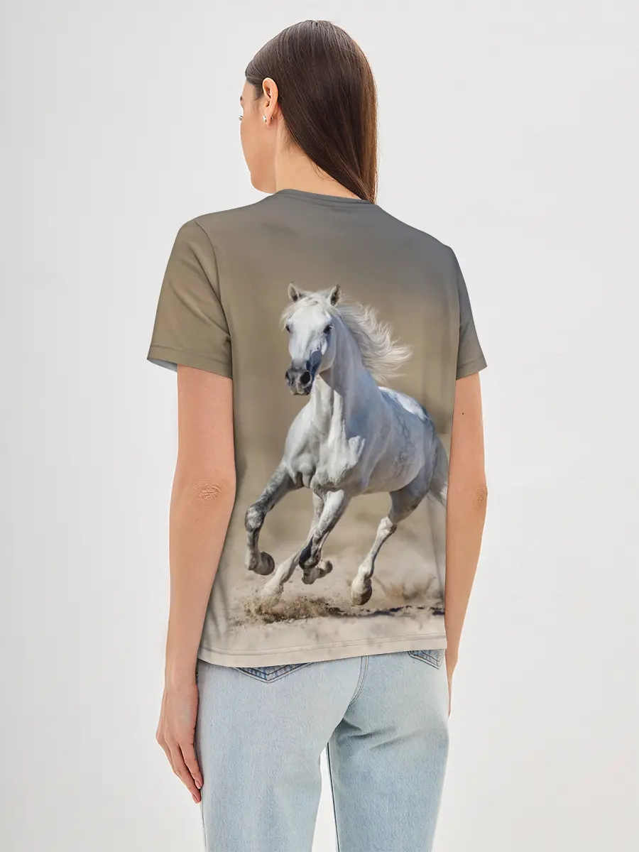 Женская базовая футболка / Белый конь