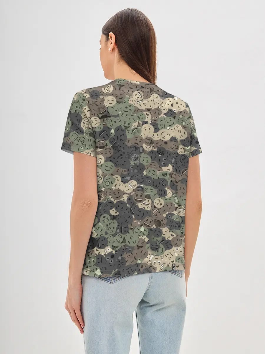 Женская базовая футболка / Эмодзи камуфляж