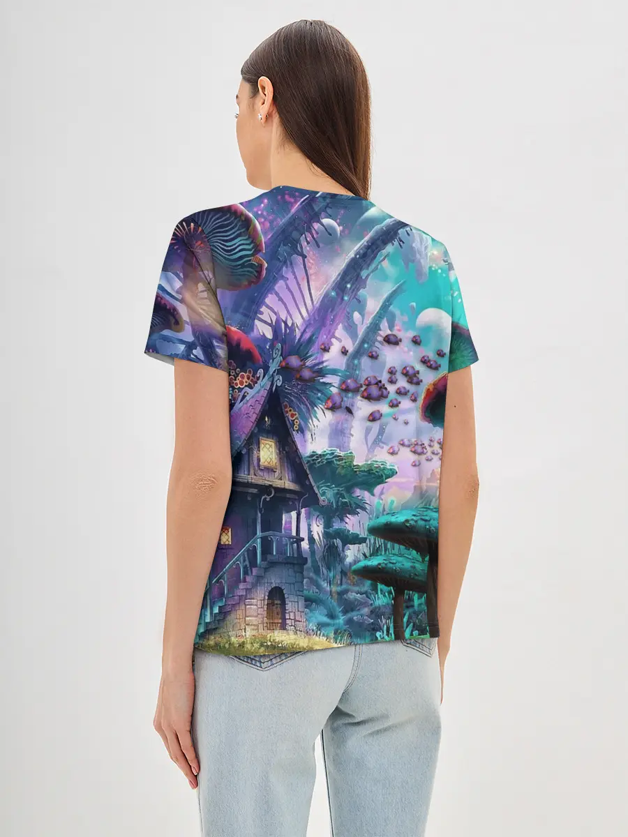 Женская базовая футболка / FantasyFish