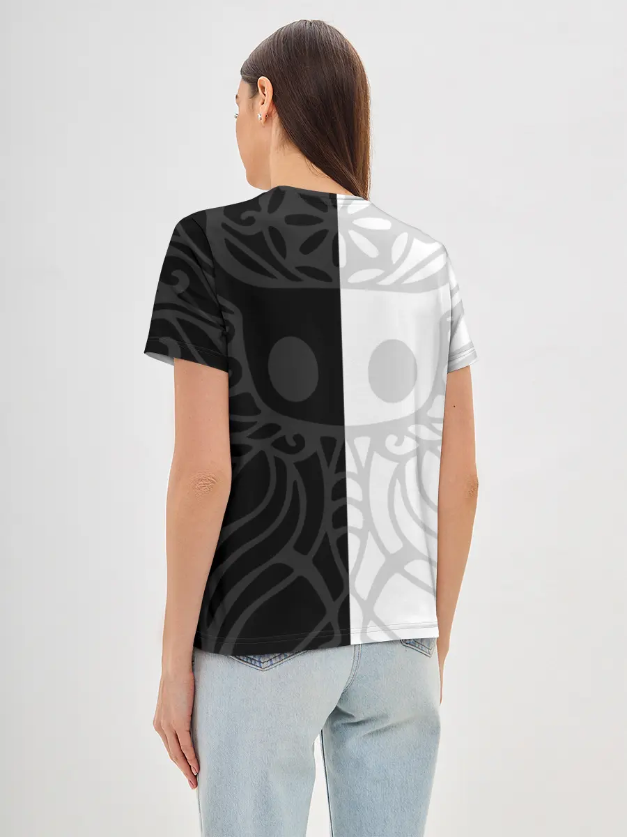 Женская базовая футболка / HOLLOW KNIGHT | ХОЛЛОУ НАЙТ