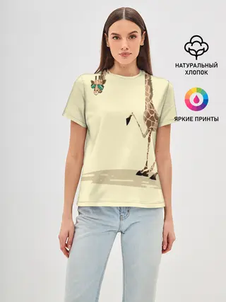 Женская базовая футболка / жираф на шее