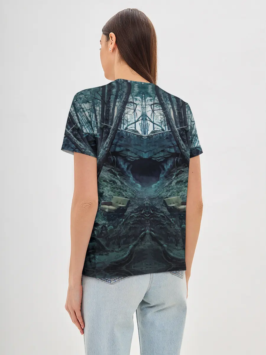 Женская базовая футболка / ТЬМА - No Future