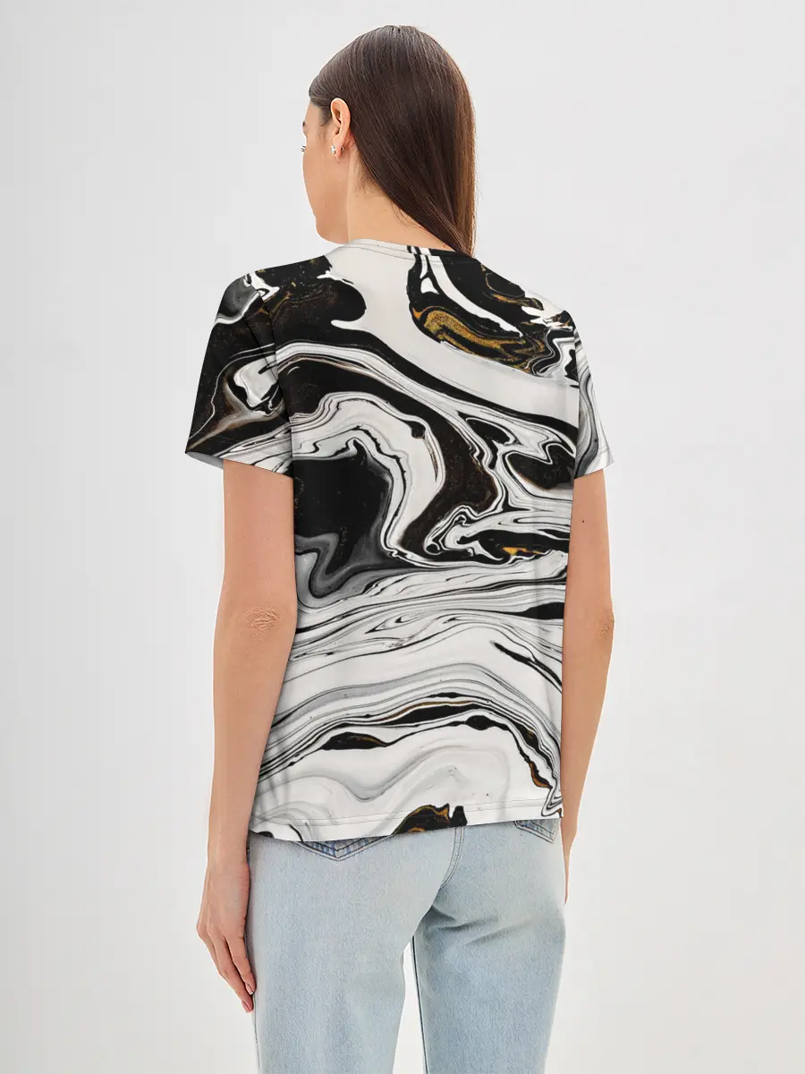 Женская базовая футболка / woman yelling at cat