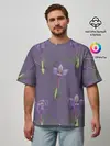 Мужская футболка оверсайз / Цветы шафрана на фиолетовом