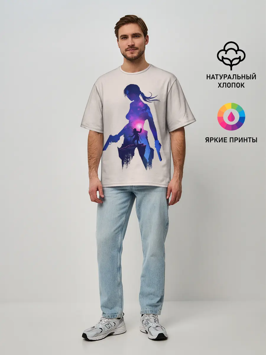 Мужская футболка оверсайз / Лара с оружием