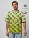 Мужская футболка оверсайз / узор спиральки на желтом фоне