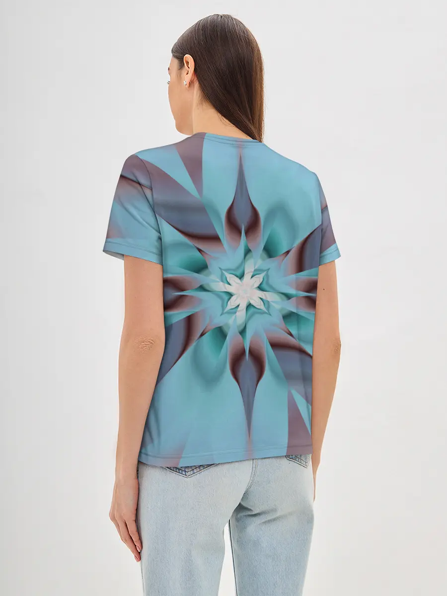 Женская базовая футболка / Абстрактный цветок. Голубой.