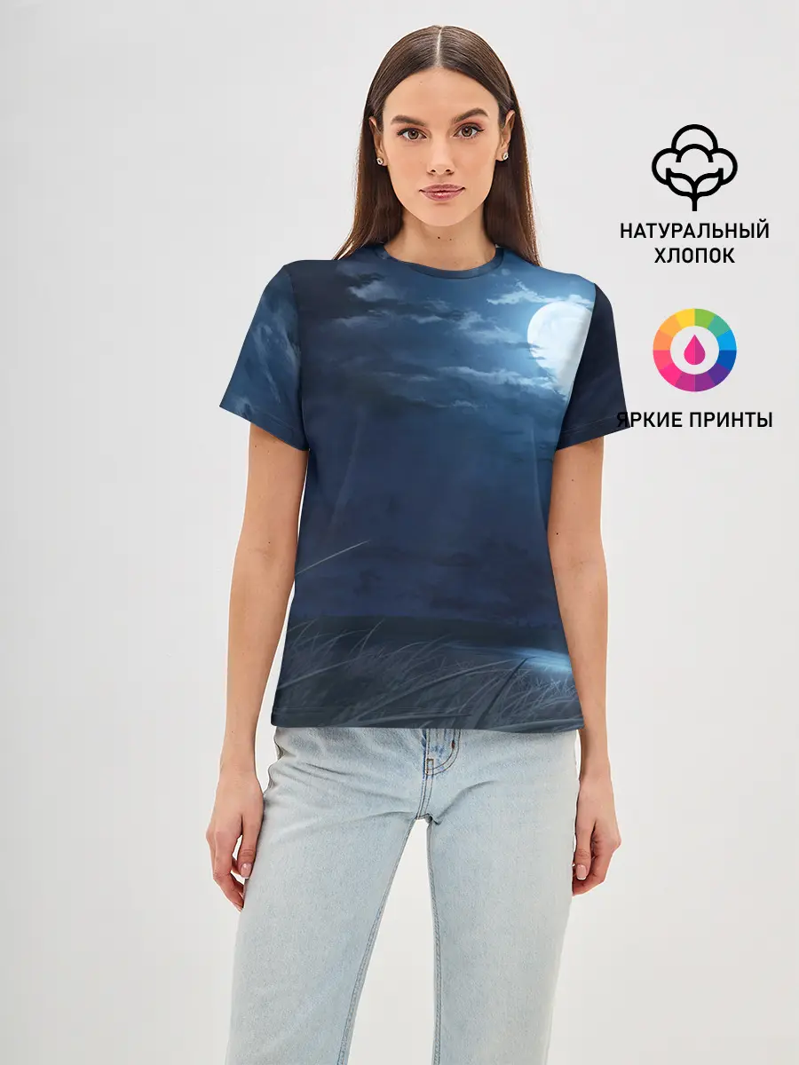 Женская базовая футболка / Ночное поле