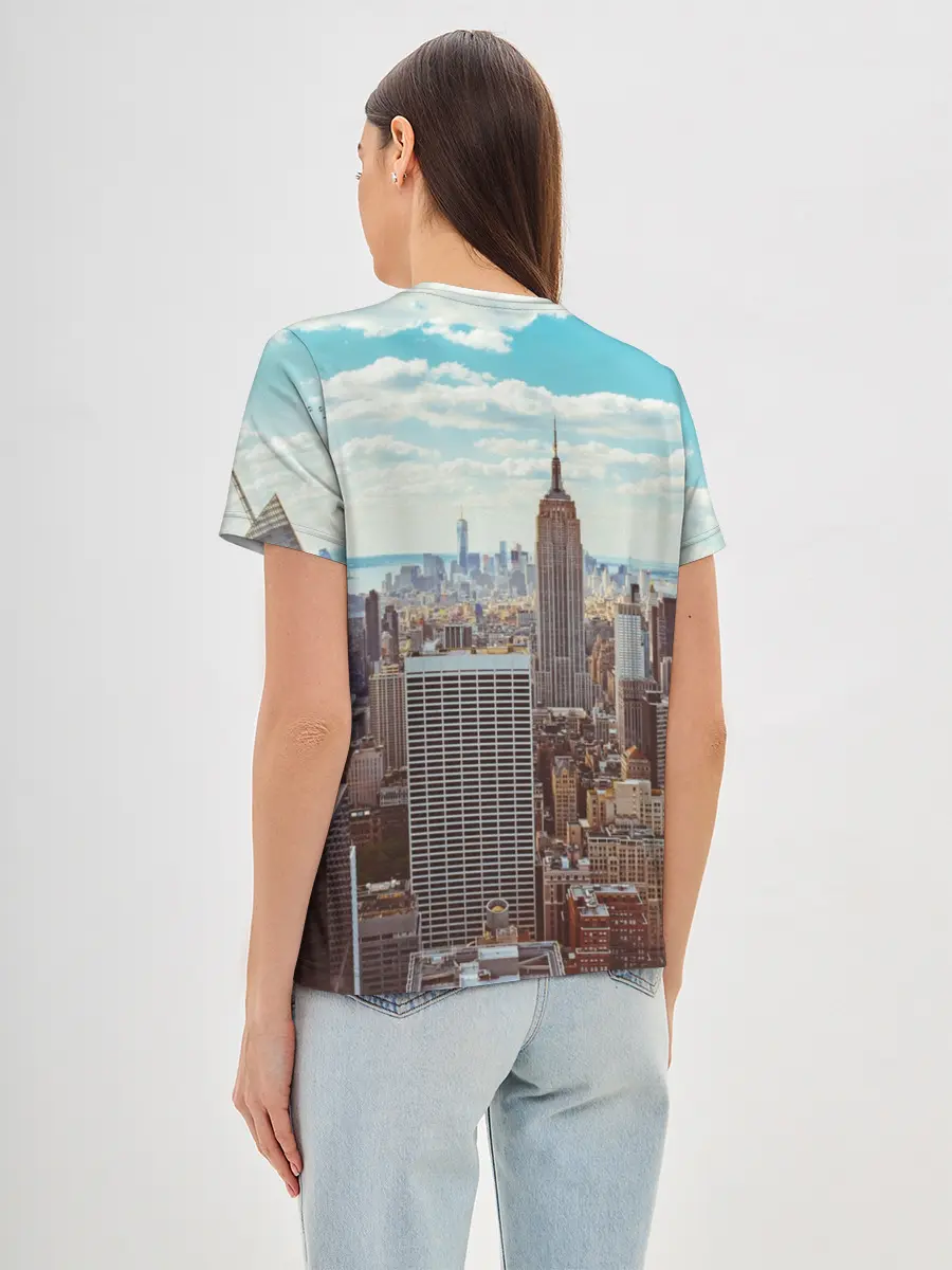 Женская базовая футболка / Столица мира