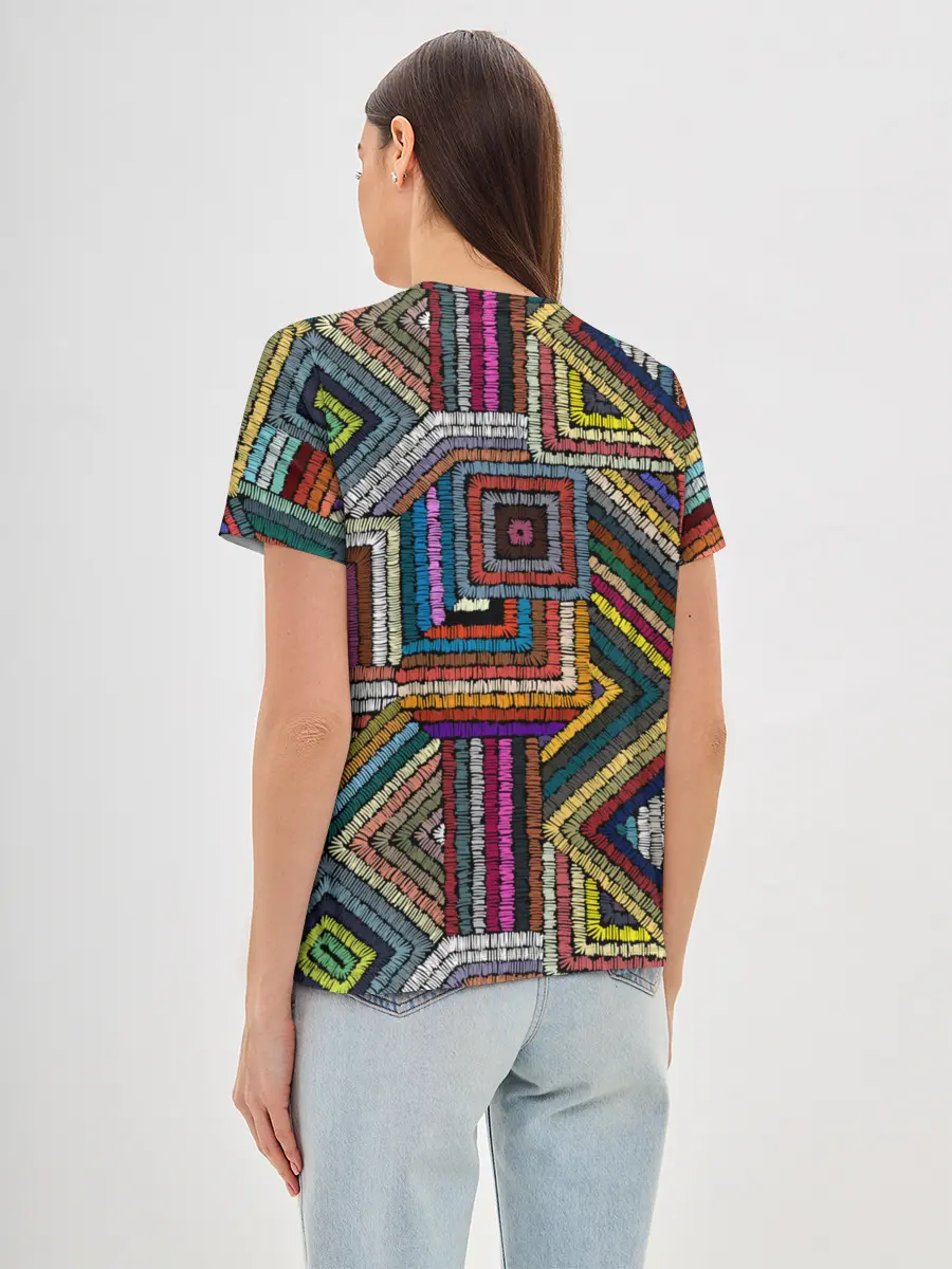 Женская базовая футболка / Этнический орнамент