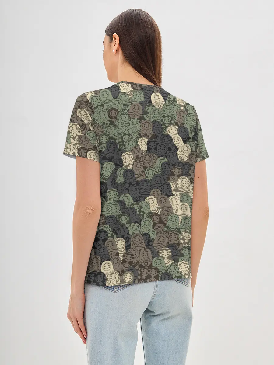 Женская базовая футболка / Камуфляж из матрёшек