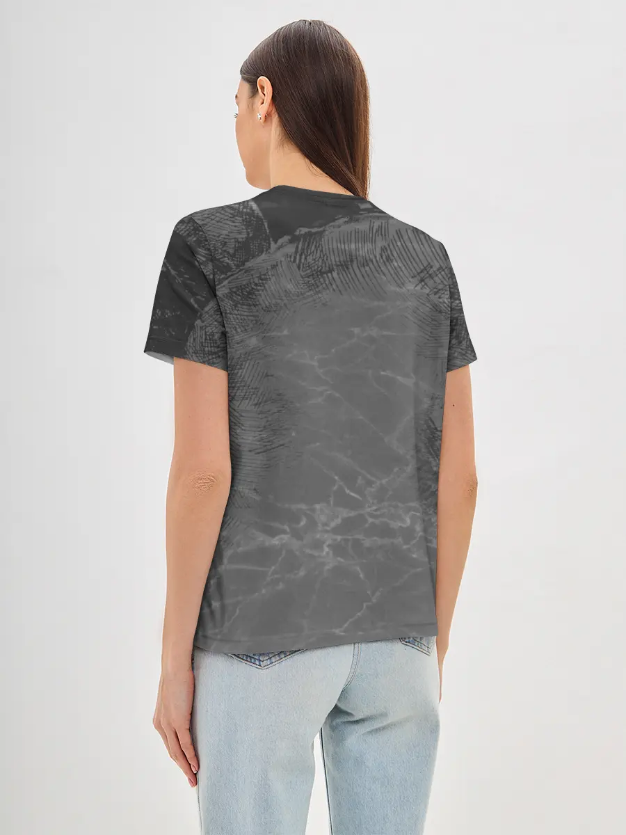 Женская базовая футболка / демон Либе