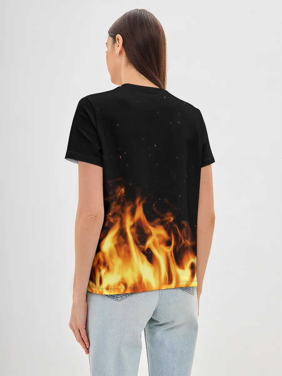 Женская базовая футболка / Огонь