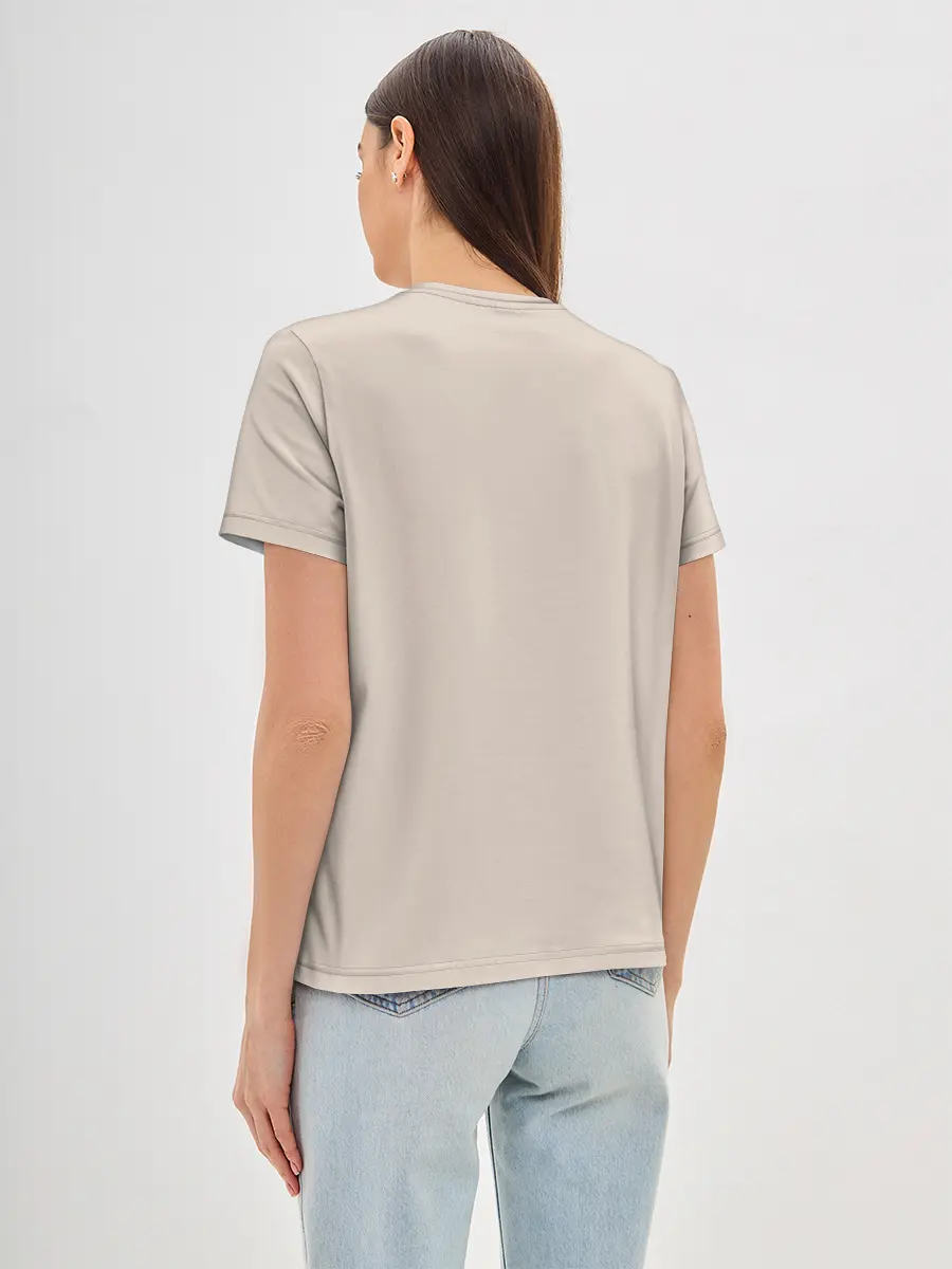 Женская базовая футболка / Леон