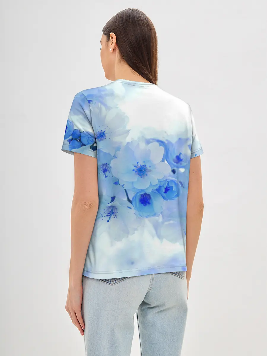 Женская базовая футболка / Цветущая Сакура