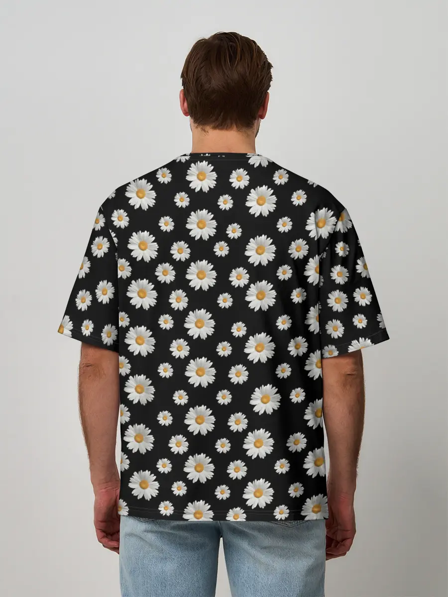 Мужская футболка оверсайз / Ромашки на чёрном