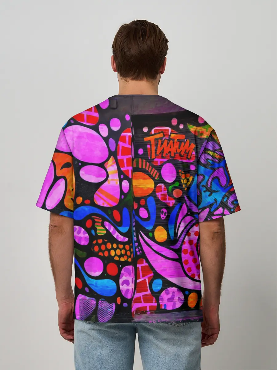 Мужская футболка оверсайз / Неоновое граффити