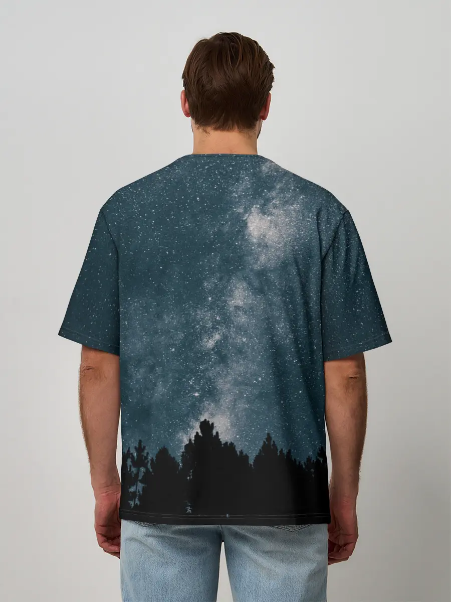 Мужская футболка оверсайз / Идущий к реке