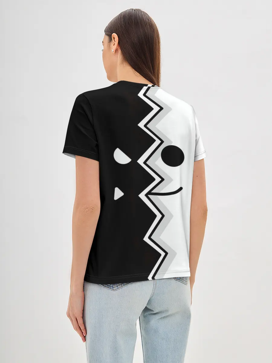 Женская базовая футболка / Geometry Dash