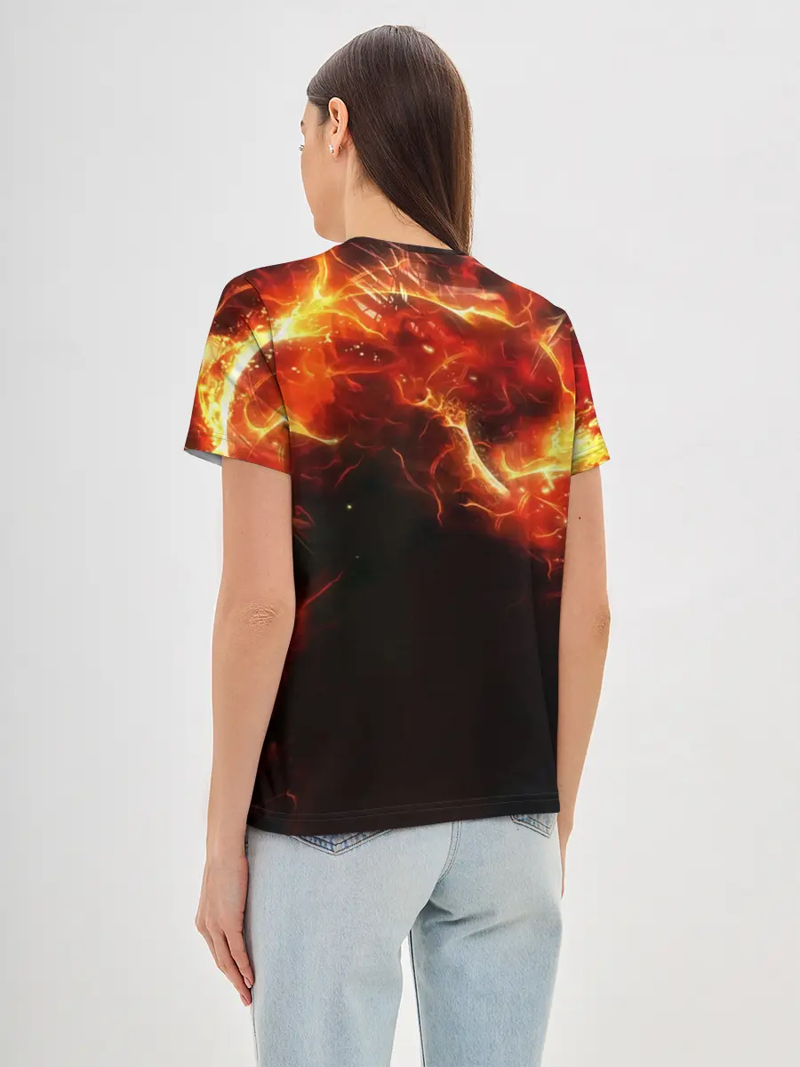 Женская базовая футболка / Данте в огне