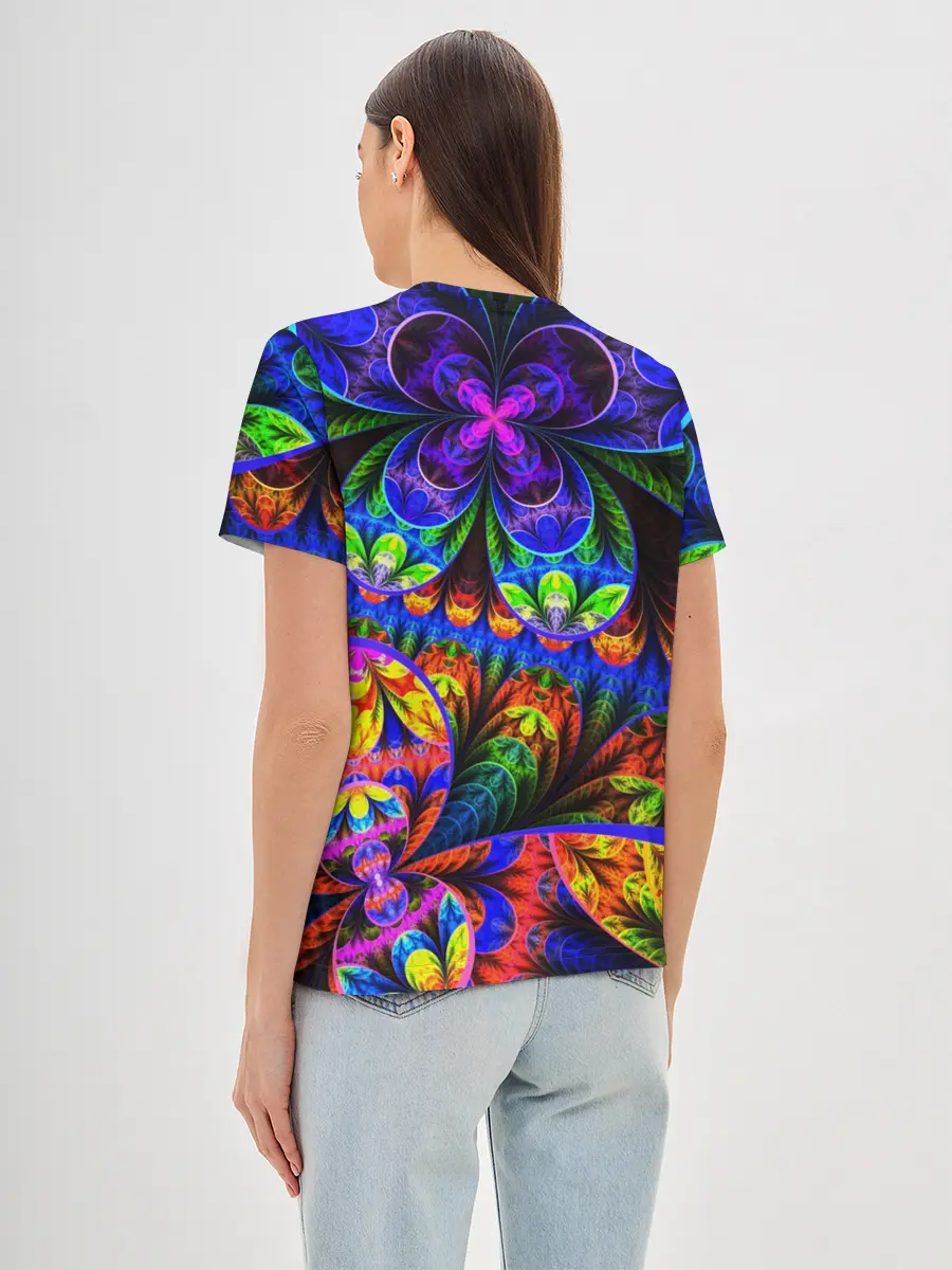 Женская базовая футболка / ФРАКТАЛЬНЫЙ НЕОН