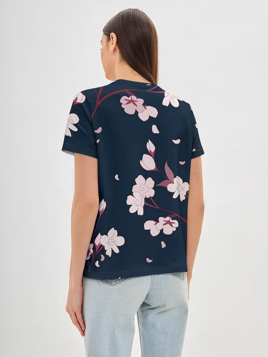 Женская базовая футболка / Веточки сакуры