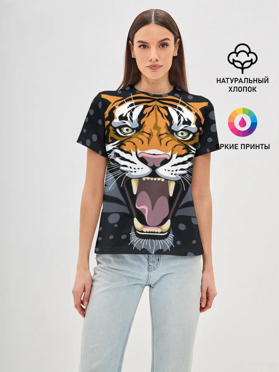 Женская базовая футболка / Амурский тигр в ночи