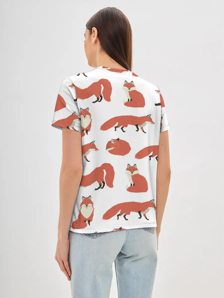 Женская базовая футболка / Лисий хвост