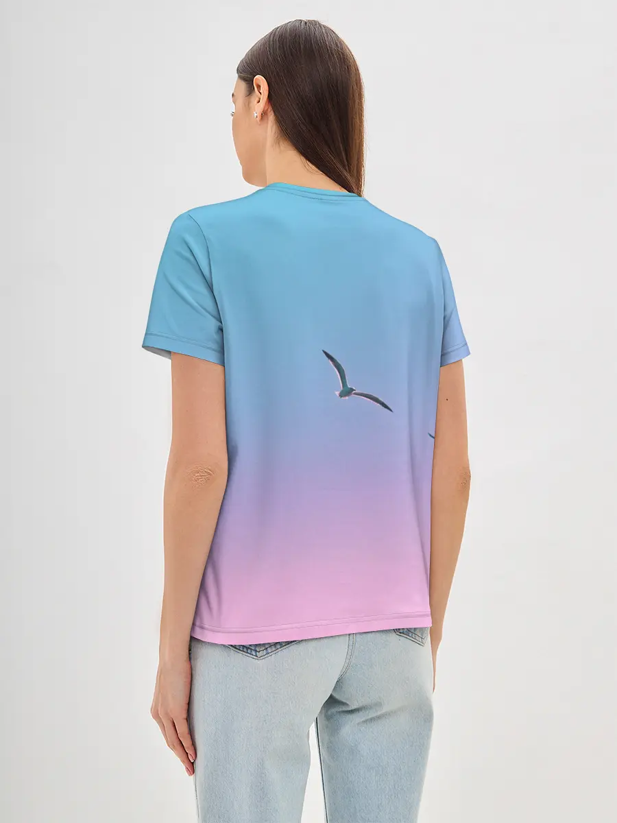 Женская базовая футболка / чайки птицы полет градиент