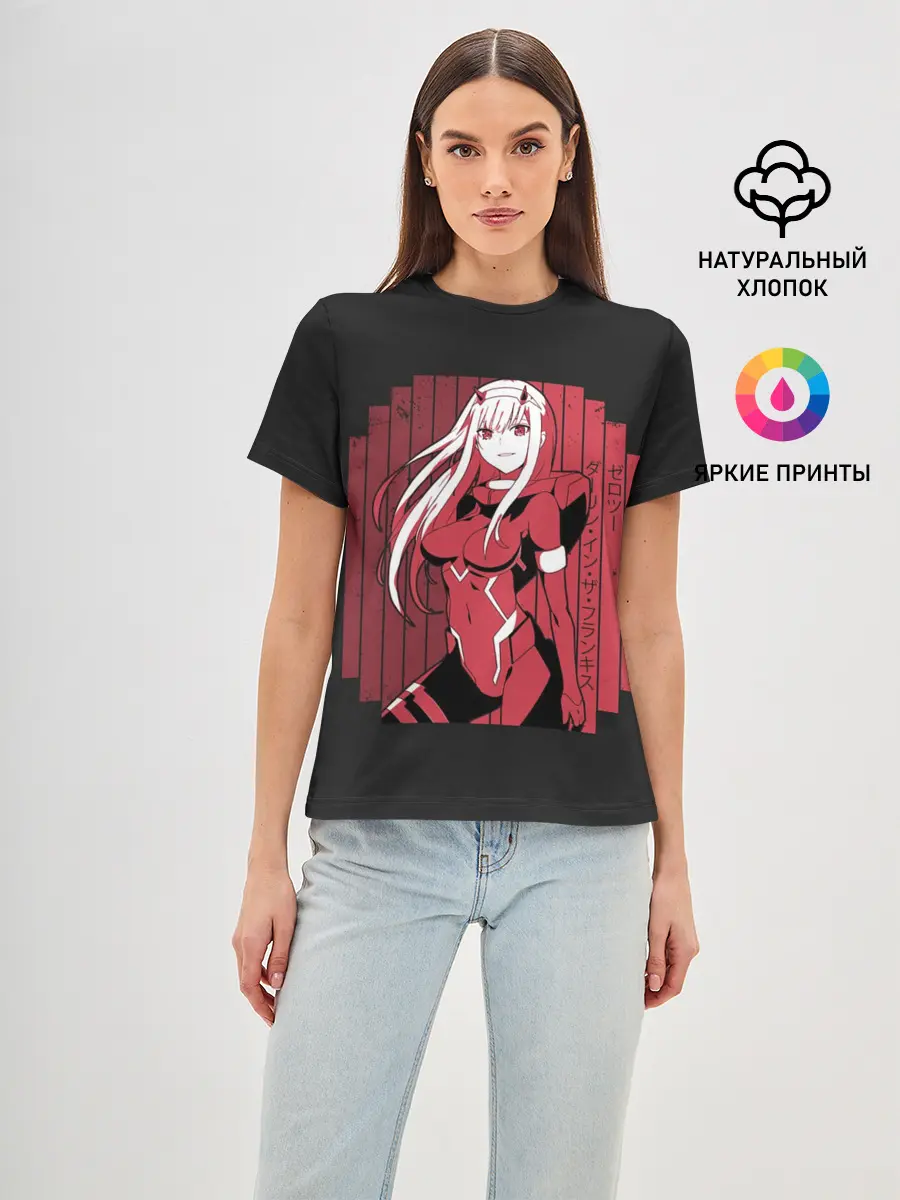 Женская базовая футболка / Zero Two в костюме