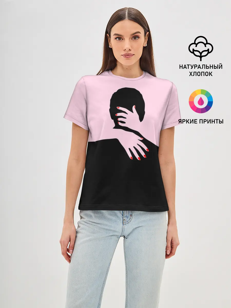 Женская базовая футболка / Объятия и страсть