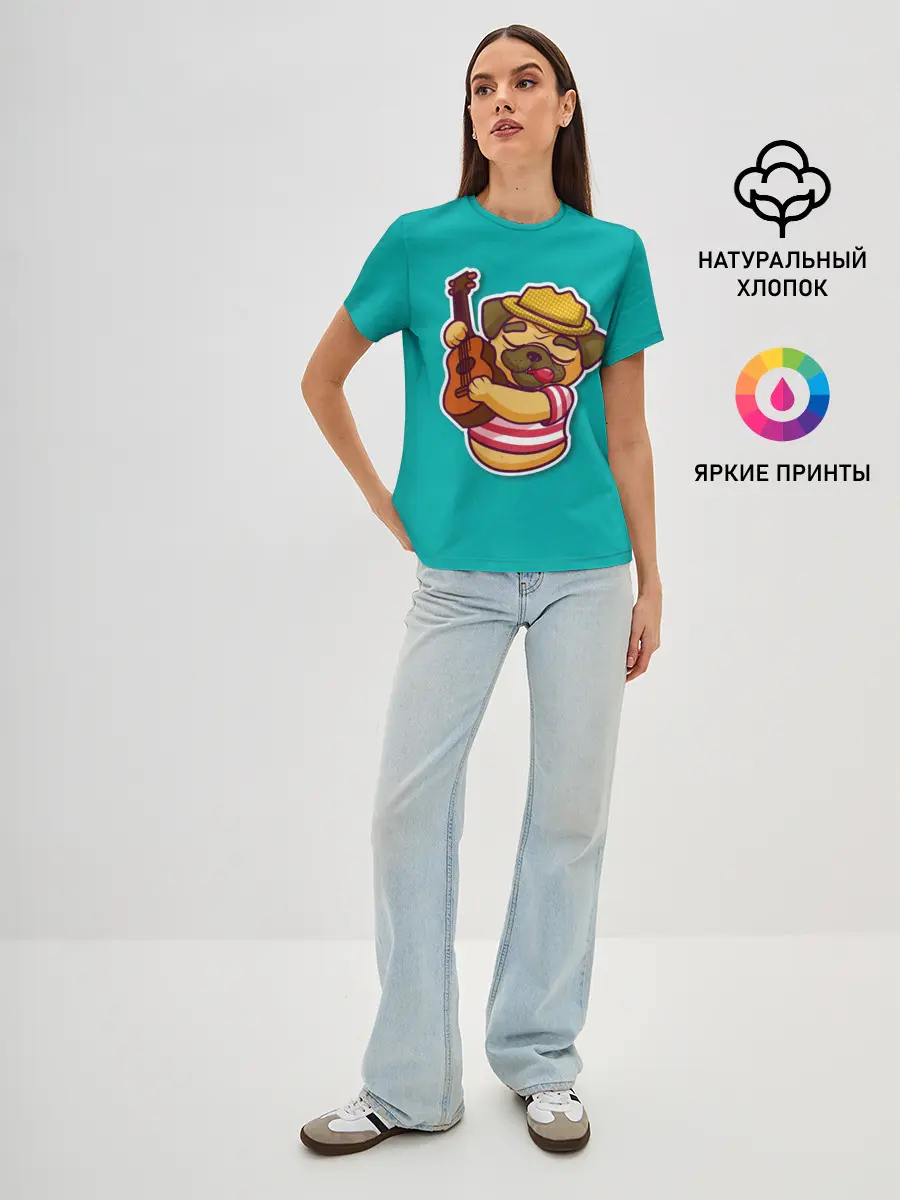 Женская базовая футболка / Мопс музыкант