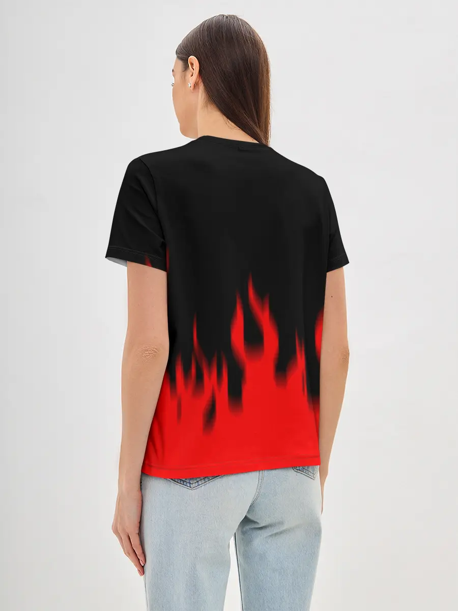 Женская базовая футболка / Берсерк огонь.