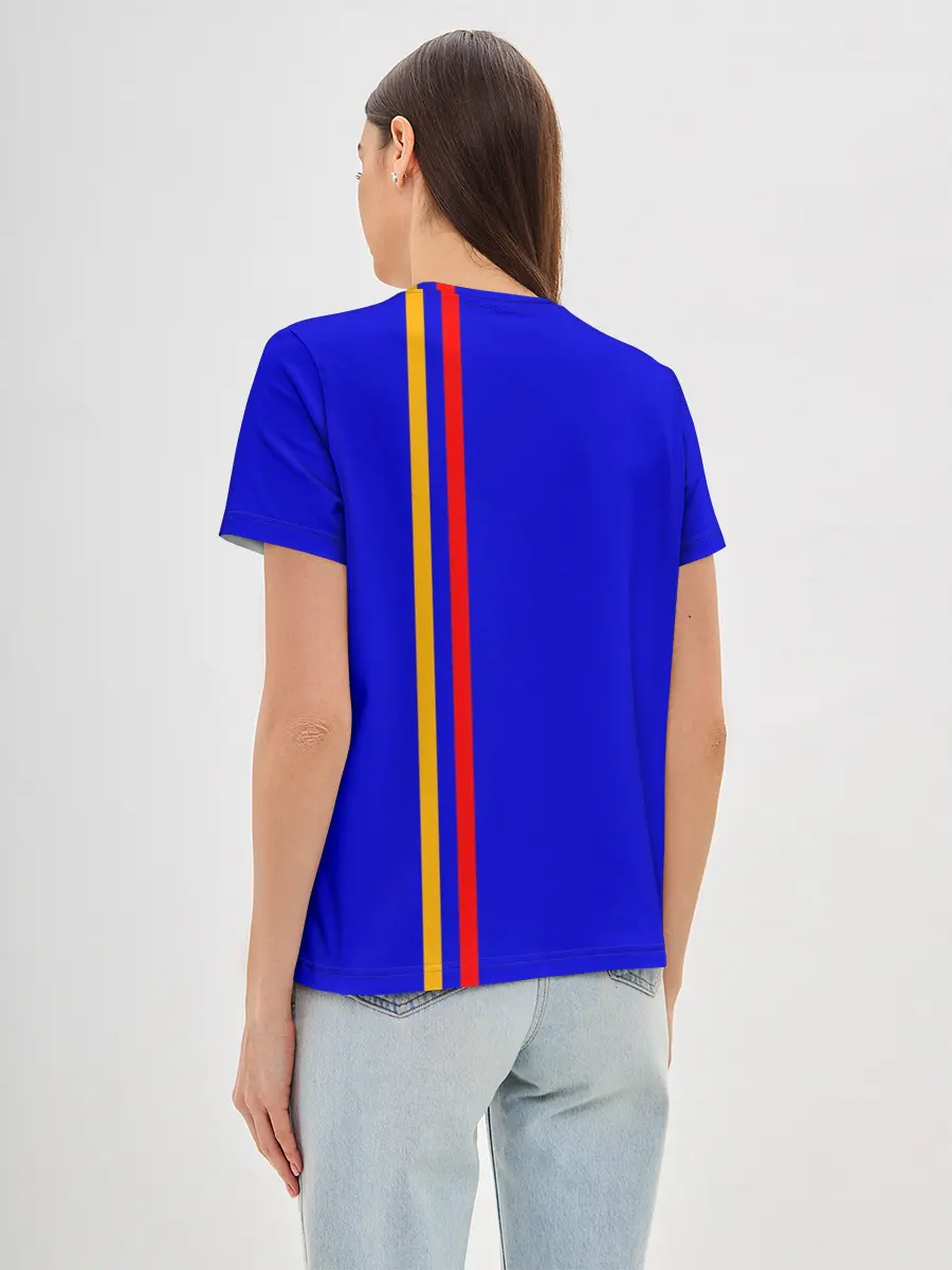 Женская базовая футболка / Армения, лента с гербом