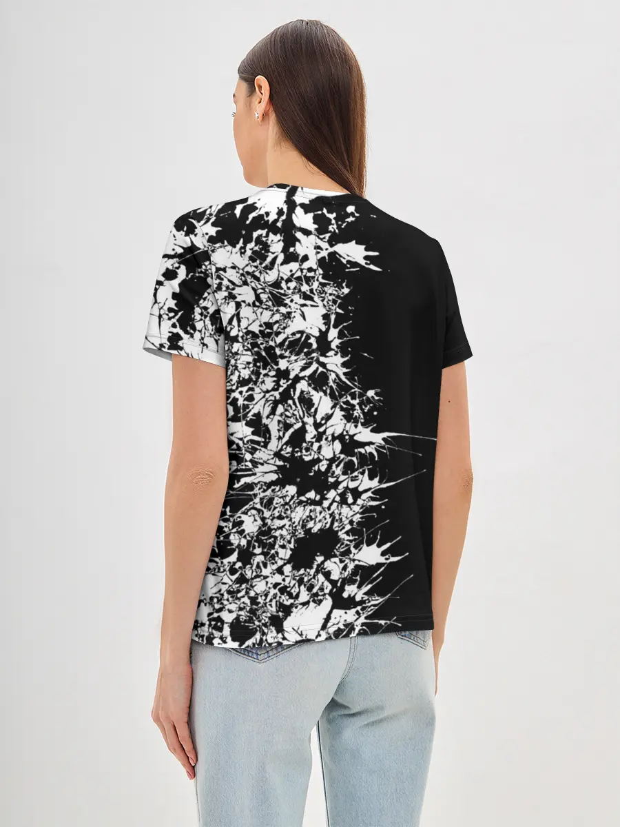 Женская базовая футболка / MONOKUMA держит руки