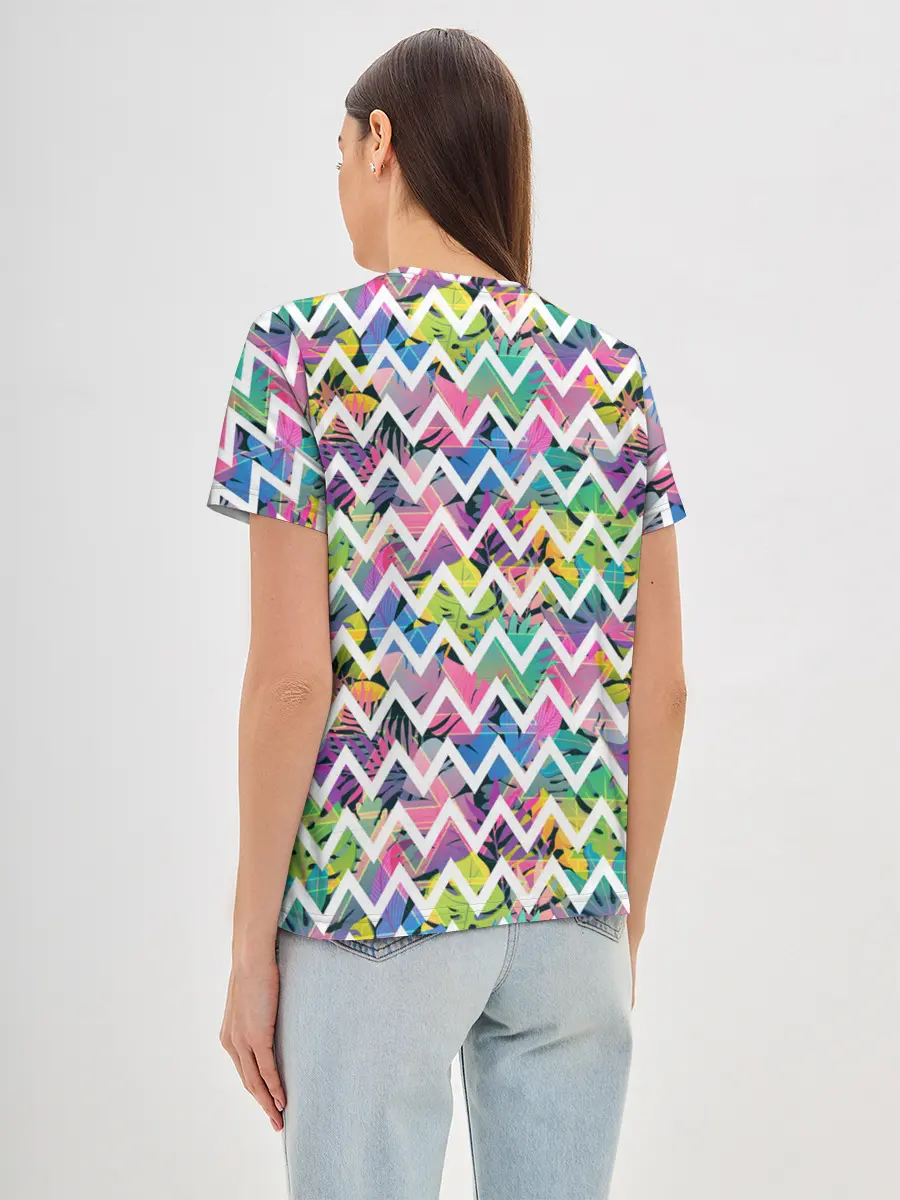 Женская базовая футболка / Кривая линия и цветы