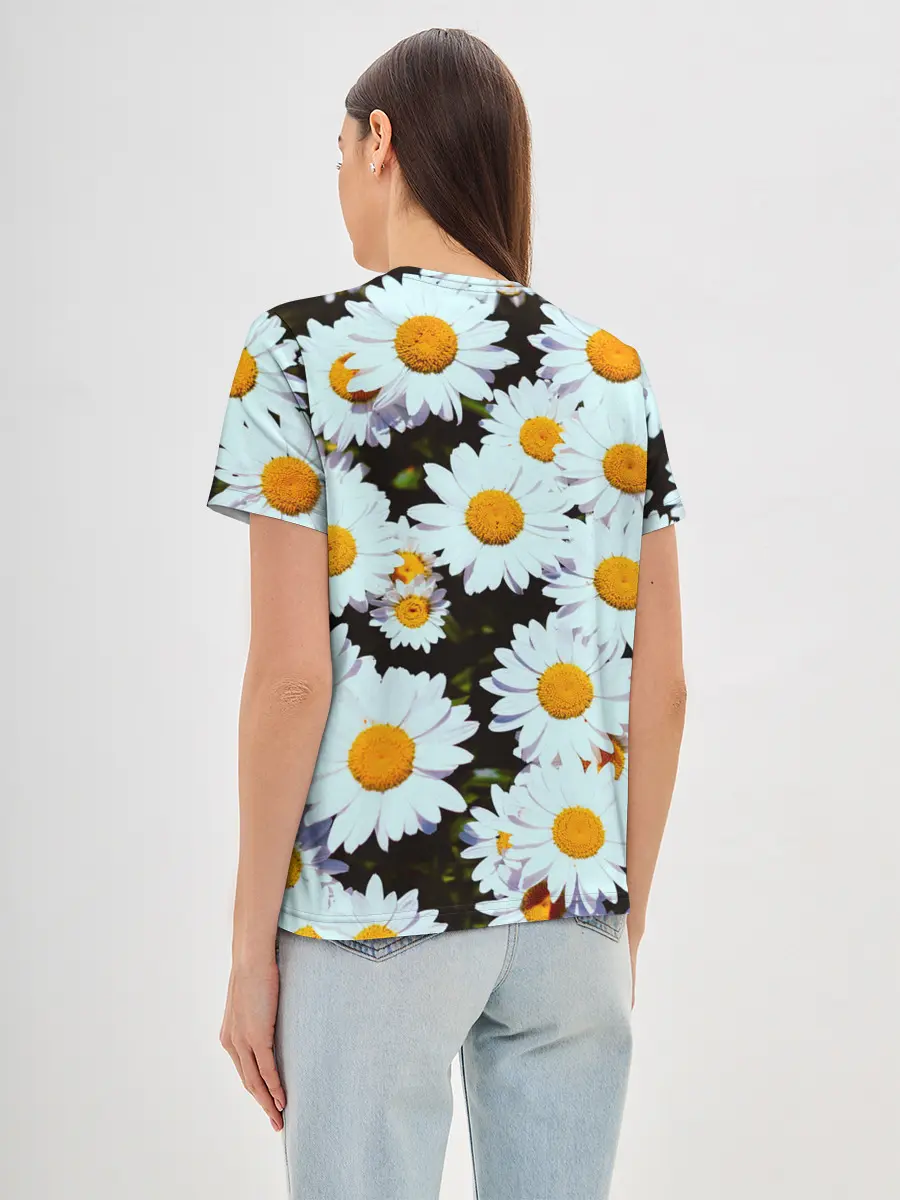 Женская базовая футболка / Ромашки
