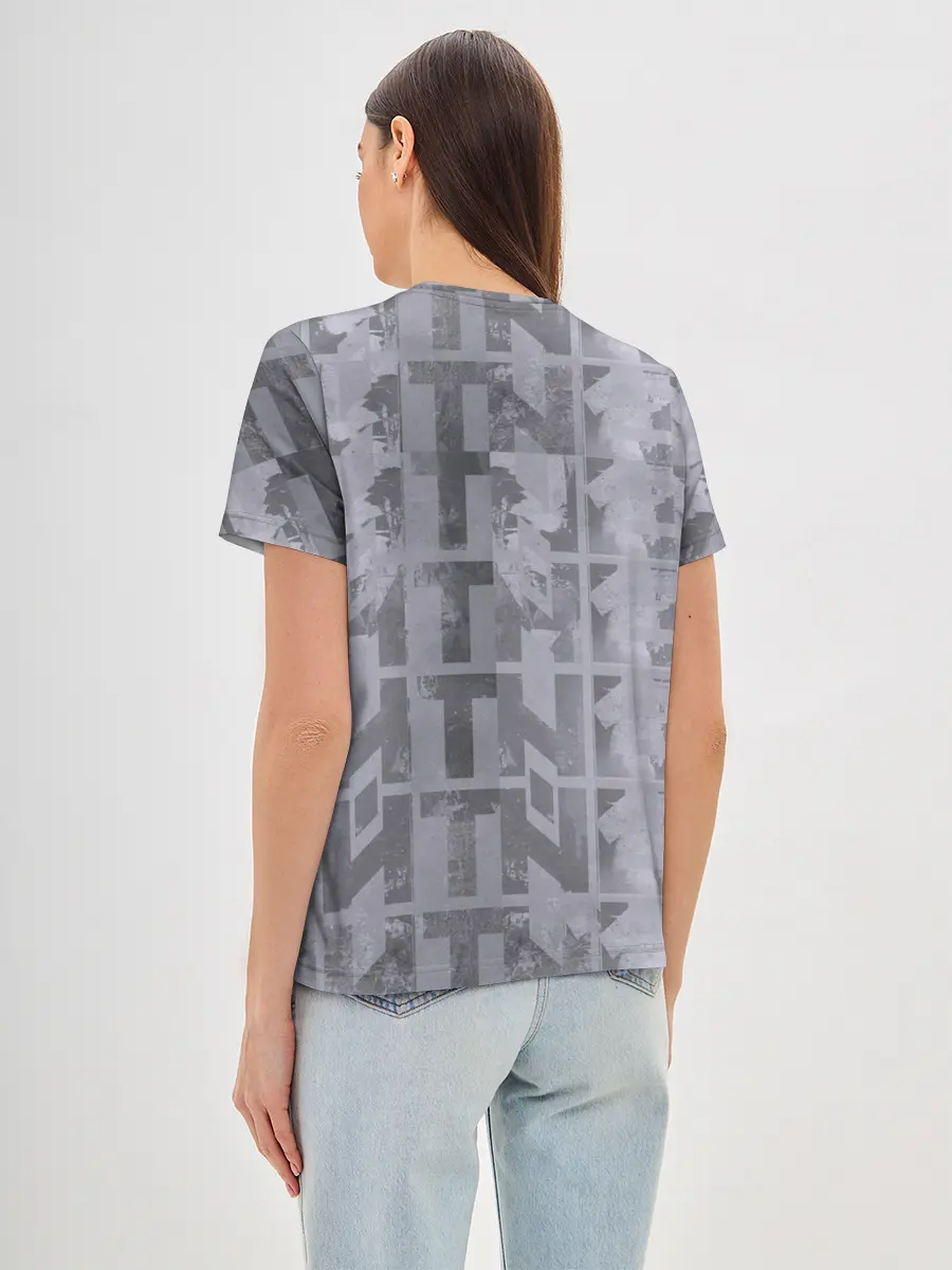 Женская базовая футболка / Ваня Дмитриенко