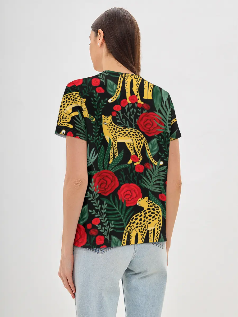 Женская базовая футболка / Леопарды и цветы