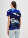 Женская базовая футболка / ДЕЛЬФИН В МОРЕ.